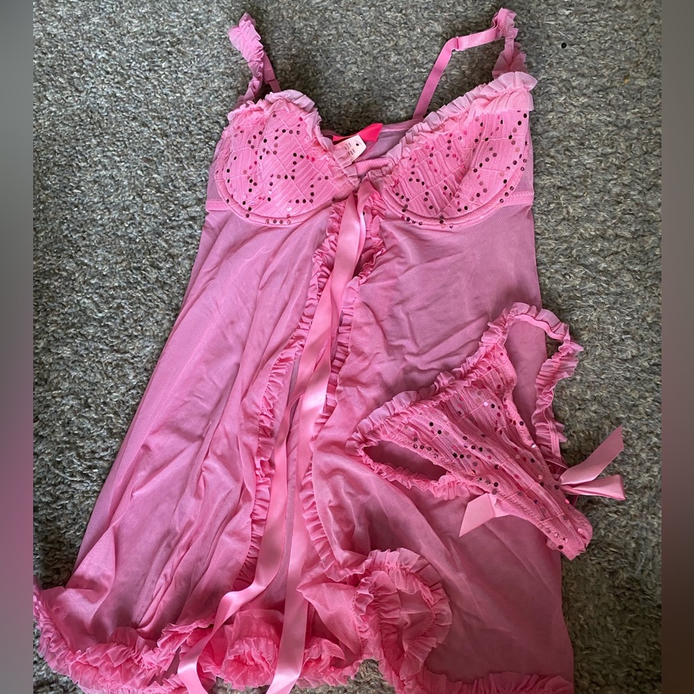 VS Pink lingerie set.